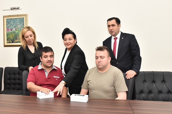 Görme Engelli 112 Vatandaşa “Gören Göz Cihazı” Dağıtıldı 7 BSN IRF 3002