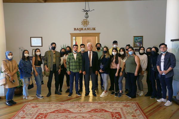 Baskan Gurun Universite Ogrencileri Ile Bir Araya Geldi 1