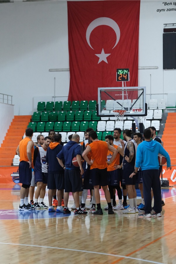 <Strong>Çağdaş Bodrum Li̇g Bi̇ri̇nci̇li̇ği̇ni̇ Korumak İçi̇n Oynayacak</Strong> 16 Buyuk DSCF6077
