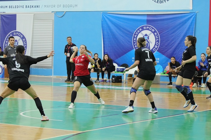 <Strong>Deni̇zi̇n Kizlari Gali̇bi̇yet Seri̇si̇ne Devam Edi̇yor</Strong> 17 Buyuk IMG 4942 2