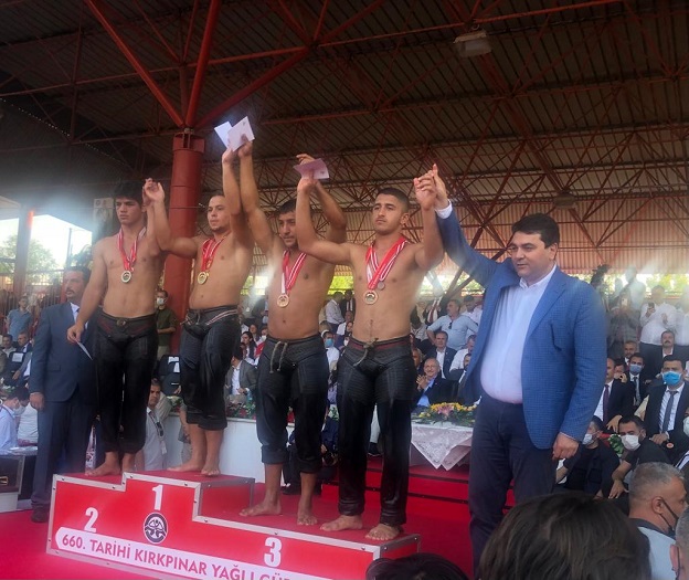 Buyuksehir Gurescisi Kirkpinarda Birinci Oldu 2