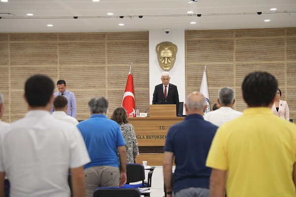 Büyükşehir Meclisi Yangın Şehitlerini Unutmadı 4 Buyuksehir meclisi yangin sehitlerini unutmadi 3