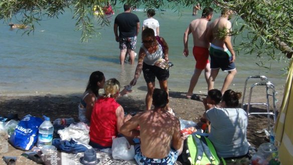 Cennet Koyda Piknikçileri Yangına Karşı Uyardı Ve Çöp Topladı. 14 DSC00705 e1532349915150