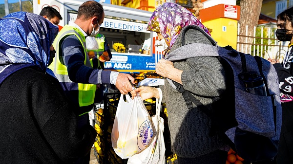 İhtiyaç Sahibi Yurttaşlara Ücretsiz Narenciye 11 DSC03691