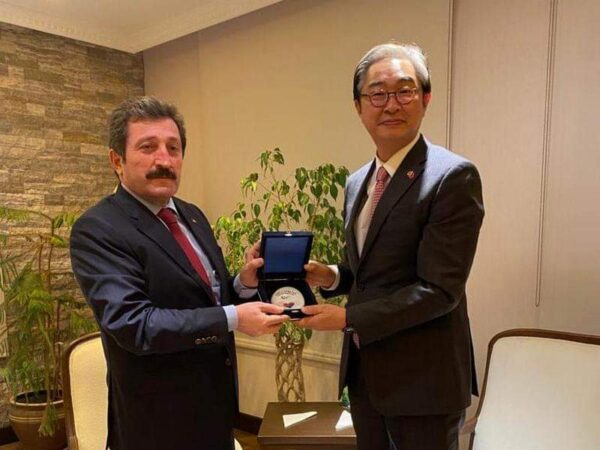 Güney Kore Büyükelçisi Won Ik Lee Vali Tavlı’yı Ziyaret Etti 17 FB IMG 1642685197917 e1642713957673