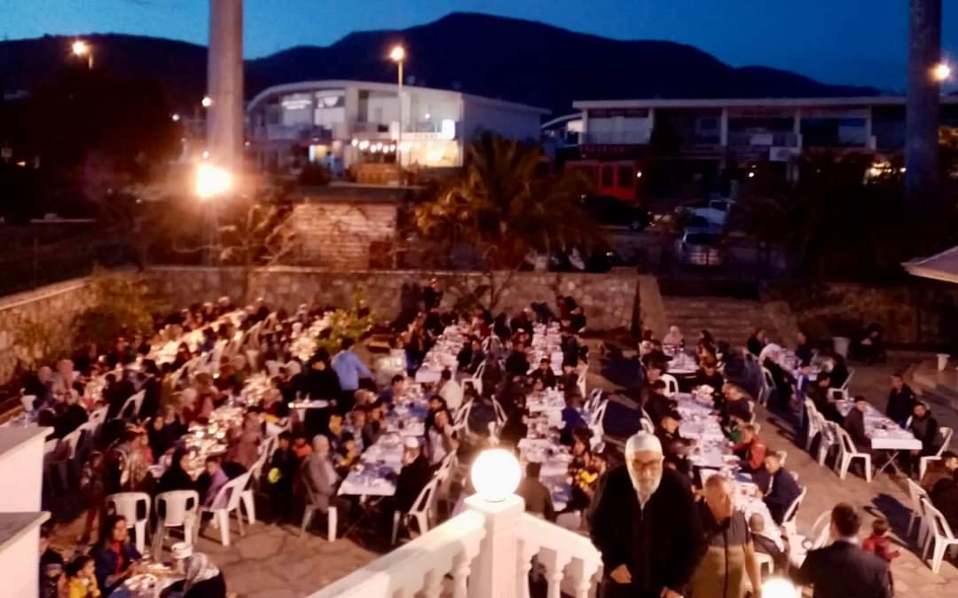 Bodrum Cami Bahçelerinde Iftar Sofrasına Yoğun Ilgi 1 FB IMG 1649706000362