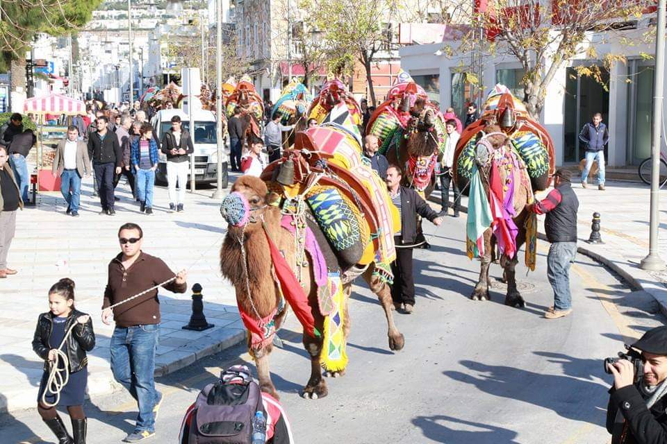 Deve Güreşleri Öncesinde Kortej Yürüyüşü Düzenlendi 11 FB IMG 1673011447960