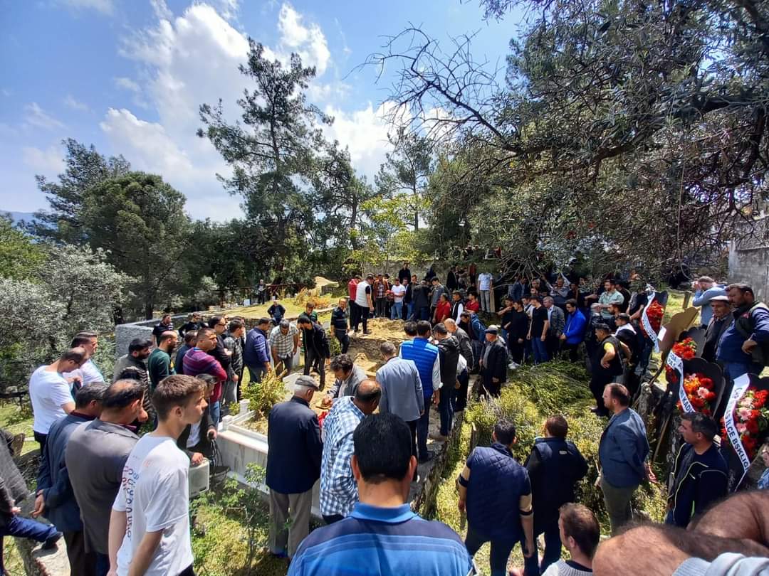 Yangında Hayatını Kaybeden Anne Ve Oğlu Defnedildi 2 FB IMG 1683371061641