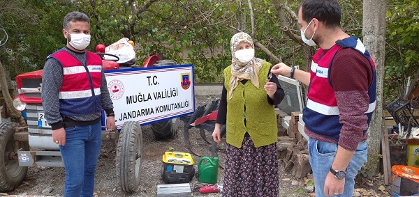 Çalınan Traktör Ve Araçları Jandarma Ormanlık Alanda Bulup Teslim Etti 8 IMG 20210322 WA0057