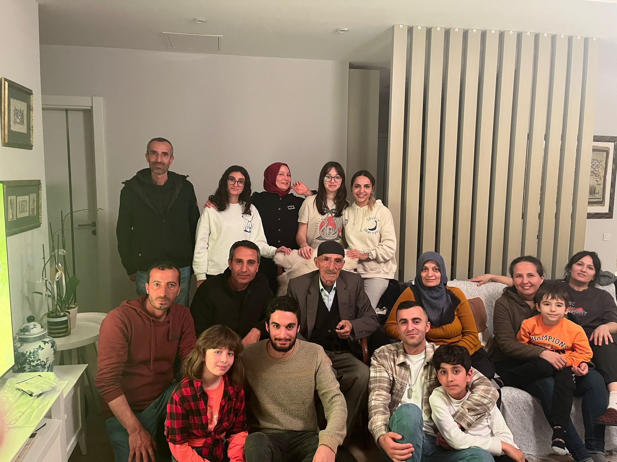Güven Ailesi Çınarını Kaybetti 1 IMG 20230402 WA0024