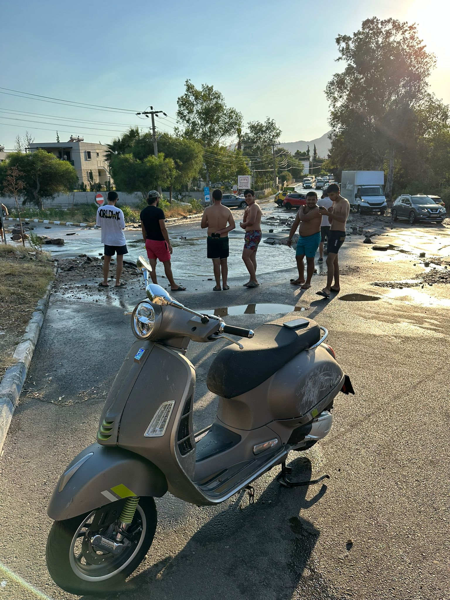 Yine Bitez Yine Su Borusu Patladı 1 IMG 20230808 WA00401