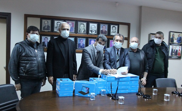 Tobb / Mi̇tso İşbi̇rli̇ği̇nde Tabletler Öğrenci̇lere Ulaştirildi 12 IMG 8741