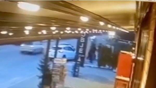 İl Yönetim Kurulu Üyesinin Kadını Darp Ettiği Görüntüler Ortaya Çıktı 7 Il Yonetim Kurulu uyesinin kadini darp ettigi goruntuler ortaya cikti