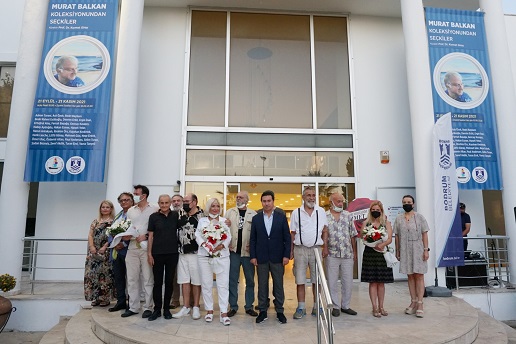Murat Balkan Anısına Sergi Düzenledi 6 MURAT BALKAN KOLEKSIYONUNDAN SECKILER SERGISI ZIYARETE ACILDI 2