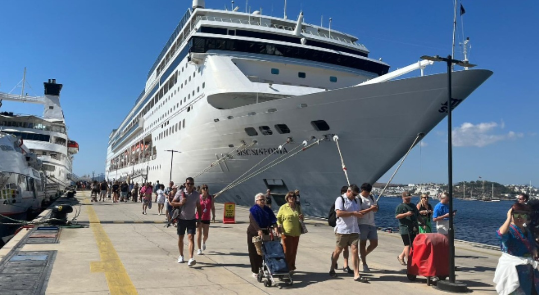 Msc Sinfonia Bodrum'a 1734 Yolcu Ile Geldi 10 Screenshot 20231012 144436 Facebook 20