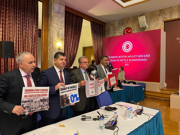 Sayenizde Esnaf Can Çekişiyor. Esnafa Kulak Verin” Diyerek Karşıladı. 7 Ticaret Bak.2