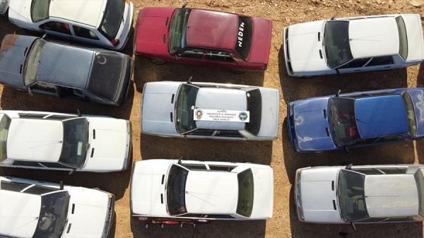 Araçların Motor Ve Şasi Numaralarını Değiştiren 1 Polis 4 Kişi Tutuklandı 18 antalyada caldiklari otomobillerin sasi numaralarini degistiren 001