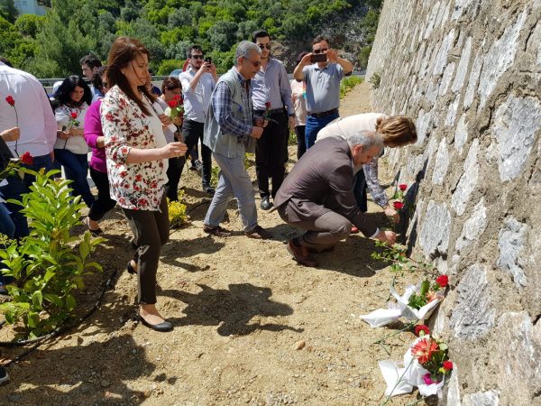 Sakar Geçidinde Geçirdikleri Kaza Sonucu Hayatını Kaybeden 21'I Kadın Için Anma 7 b4b20ed4-3d98-4cc1-8b89-e9463ef49455