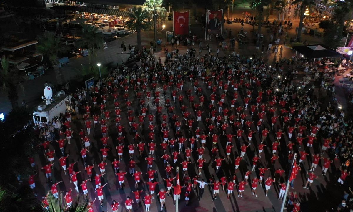 bodrum da 300 den fazla kisi ayni anda zeybek 15223945 amp 1