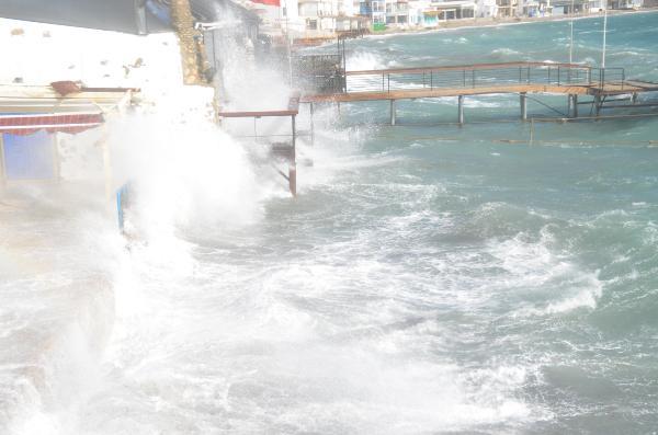 Güney Ege Deniz’inde Kuvvetli Fırtına Bekleniyor! 12 bodrum da firtina hayati olumsuz etkiledi 13914762 o