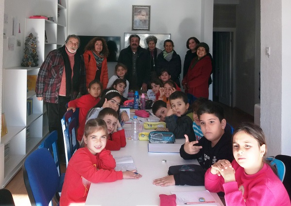 bodrum sehir tiyatrosu sanatcilari karaovali ogrencilerle bulustu 1