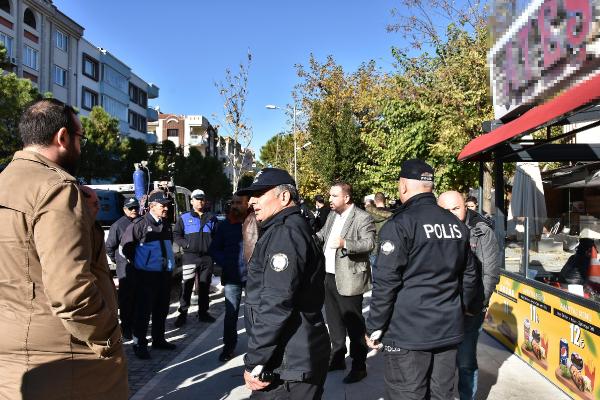 Muğla'da Gergin Yıkım; İstiklal Marşı'nı Okuyarak Engel Olmak Istediler 10 d42b67c5f22214049f31ae8e2adf860b