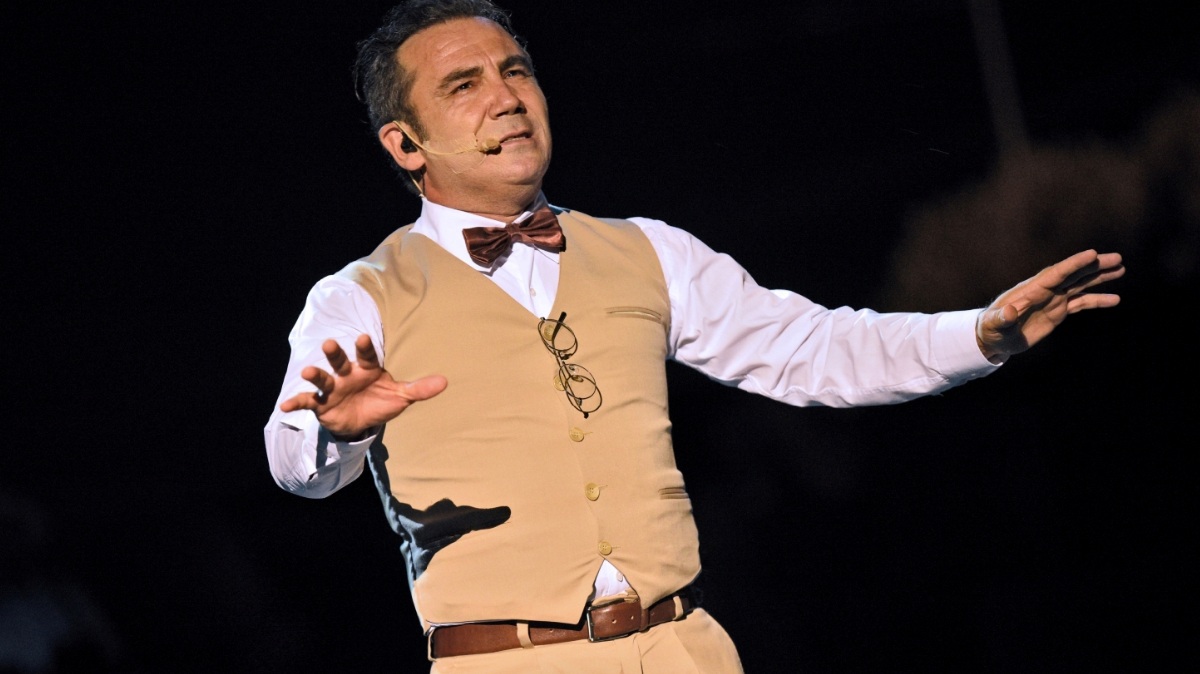 Ferhat Göçer “Aldırma Gönül”Ile Sahne Aldı 17 datca aciklarinda 4 2 buyuklugunde deprem 14283118 1101 amp 1