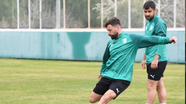 Play-Off Hattında Bulunan Iki Takımın Mücadelesi 1 esini olduren saniga ikinci kez tahrik indiri 3 14828387 o