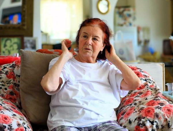 Fatma Girik Hastaneye Kaldırıldı 2 fatma girik bodrum da hastaneye kaldirildi 14279878 o