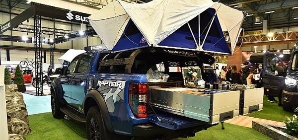 ford karavanist outdoorist fuarlarinda kampseverlerle bulusuyor