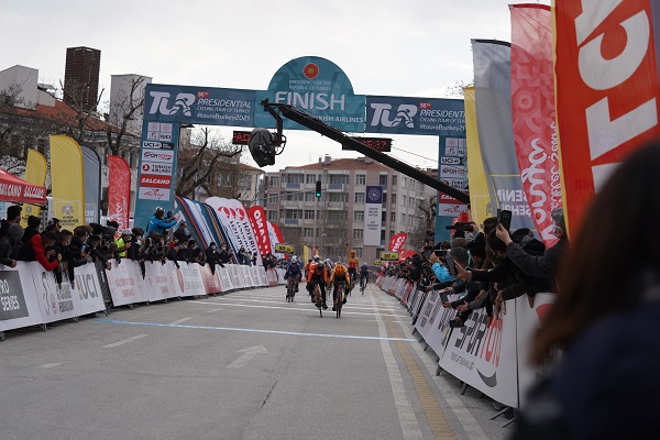 56.Cumhurbaşkanliği Bi̇si̇klet Turu Başladi 15 foto 1