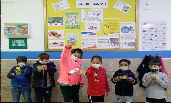 Hayal Güçlerini Kullanarak Kendi Robotlarını Yaptılar 11 hayal guclerini kullanarak kendi robotlarini yaptilar