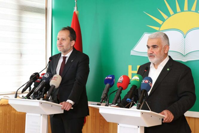 <Strong>Yeniden Refah Partisi Ve Hüdapar Cumhur İttifakına Dahil Oldu</Strong> 12 huda par genel baskani yapicioglu ile yeniden refah partisi genel baskani erbakan gorustu1652783820 e1679687801334