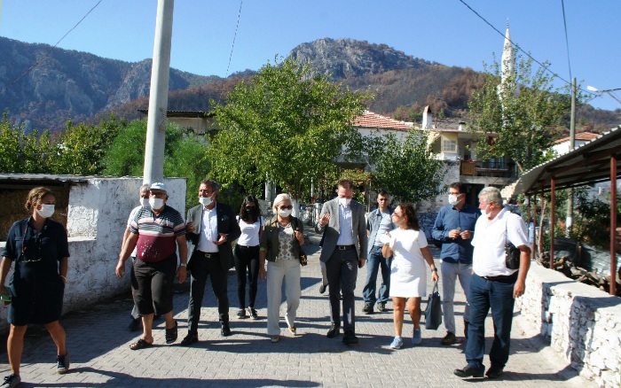 Çökertme Mahallelerinde Yangının Yaralarını Sarmak Için 7 images.jpeg 143