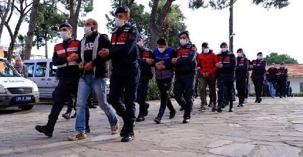 Suç Örgütüne Yönelik Operasyonda 16 Şüpheli Gözaltına Alındı 17 jandarmadan 2 ilde safak operasyonu 16 gozalt 2 14029008 o