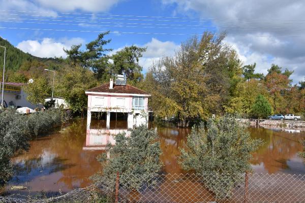 Marmaris'te Sağanaktan Dolayı Dereler Taştı, Evleri Su Bastı 3 marmaris te selin zarari gun agarinca ortaya 8 14577935 o