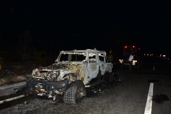 mugla da arac yangininda alevler ormanlik ala 13583251 o