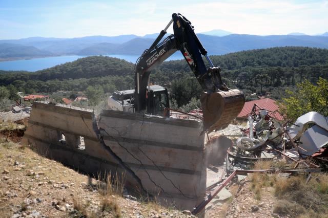 Muğla'da Imara Aykırı Yapıların Yıkımı Sürüyor 11 mugla da imara aykiri yapilarin yikimi suruyo 4 14519881 o