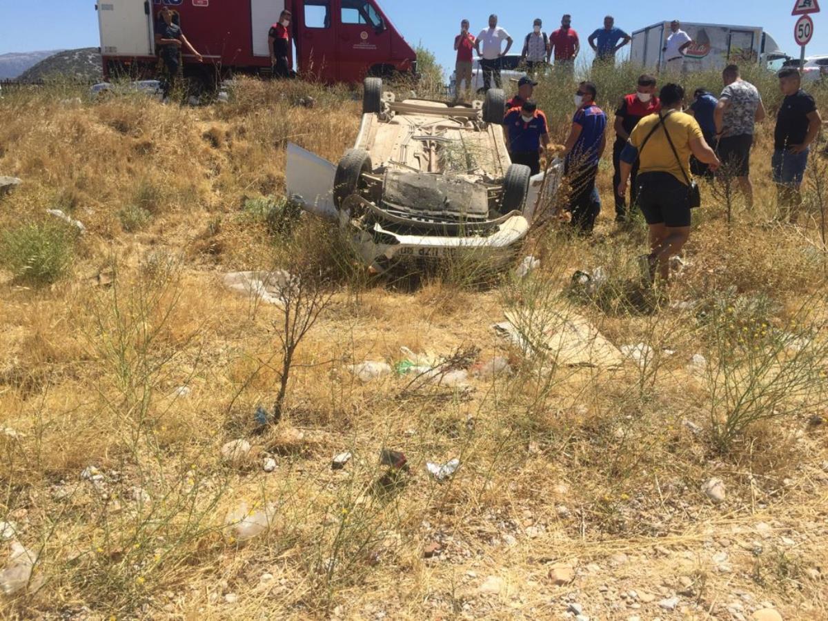 mugla da otomobil tarlaya devrildi 3 yarali 14370541 amp