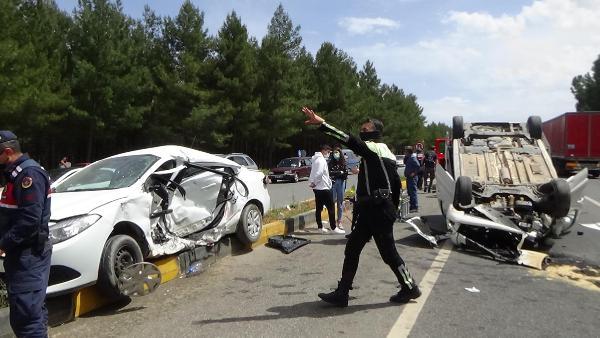 Hafif Ticari Araçla, Otomobilin Çarpıştığı Kazada 1 Kişi Öldü, 5 Kişi Yaralandı. 20 mugla da personel araci ile otomobil carpisti 14097066 o