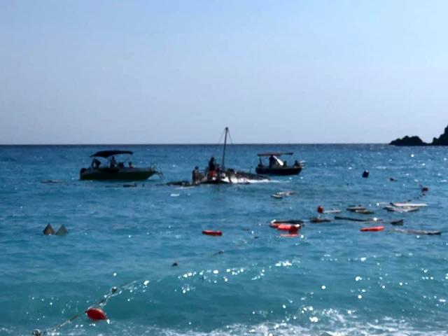 Fethiye'de Içinde 38 Kişi Bulunan Tur Teknesi Battı: 1 Ölü 2 Yaralı 18 oludeniz aciklarinda batan teknedeki tum yolc 6 14243089 o