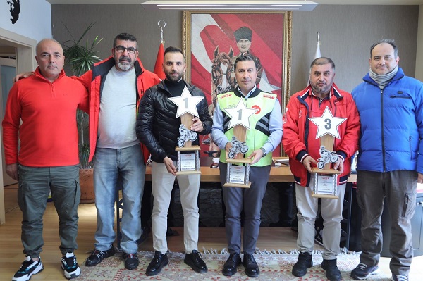<Strong>Şampi̇yonluk Kupalari Bodrum'a Geldi̇</Strong> 10 sampiyonlukkupalaribodrumageldi2