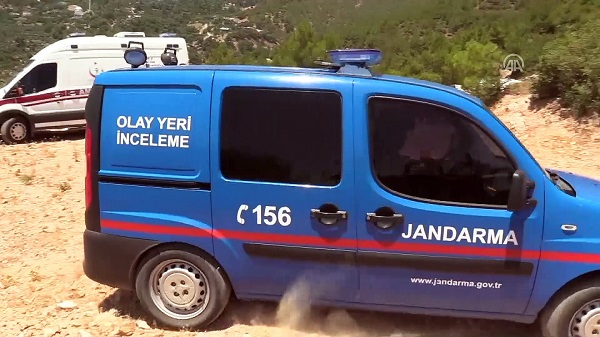 Evinin Önünde Ağaçta Asılı Halde Ölü Bulundu 15