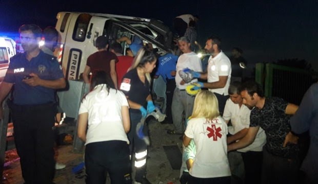 Yolcu Otobüsü Devrildi: Çok Sayıda Yaralı Var 13 yolcu otobusu devrildi cok sayida yarali var 1534270966 1208
